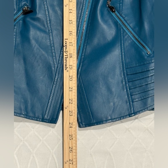 Chouyatou Women Casual Collarless
Cropped Pu Leather Biker Jacket Size Medium - Picture 11 of 13